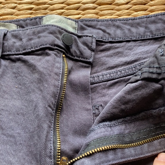 Women’s Shorts - Picture 3 of 4